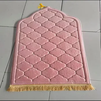 Молитвена постелка за мюсюлманския Рамадан Фланела килим поклонение коленичи релеф етаж килими нехлъзгащи меки преносими пътуване молитва килим